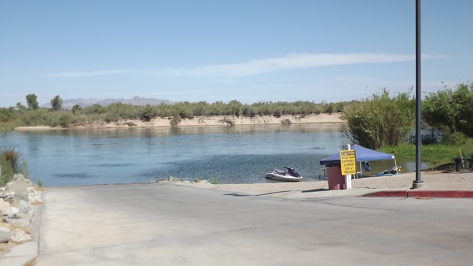 Boat_Ramp_-Beach.JPG Boat_Ramp_-Beach.JPG
