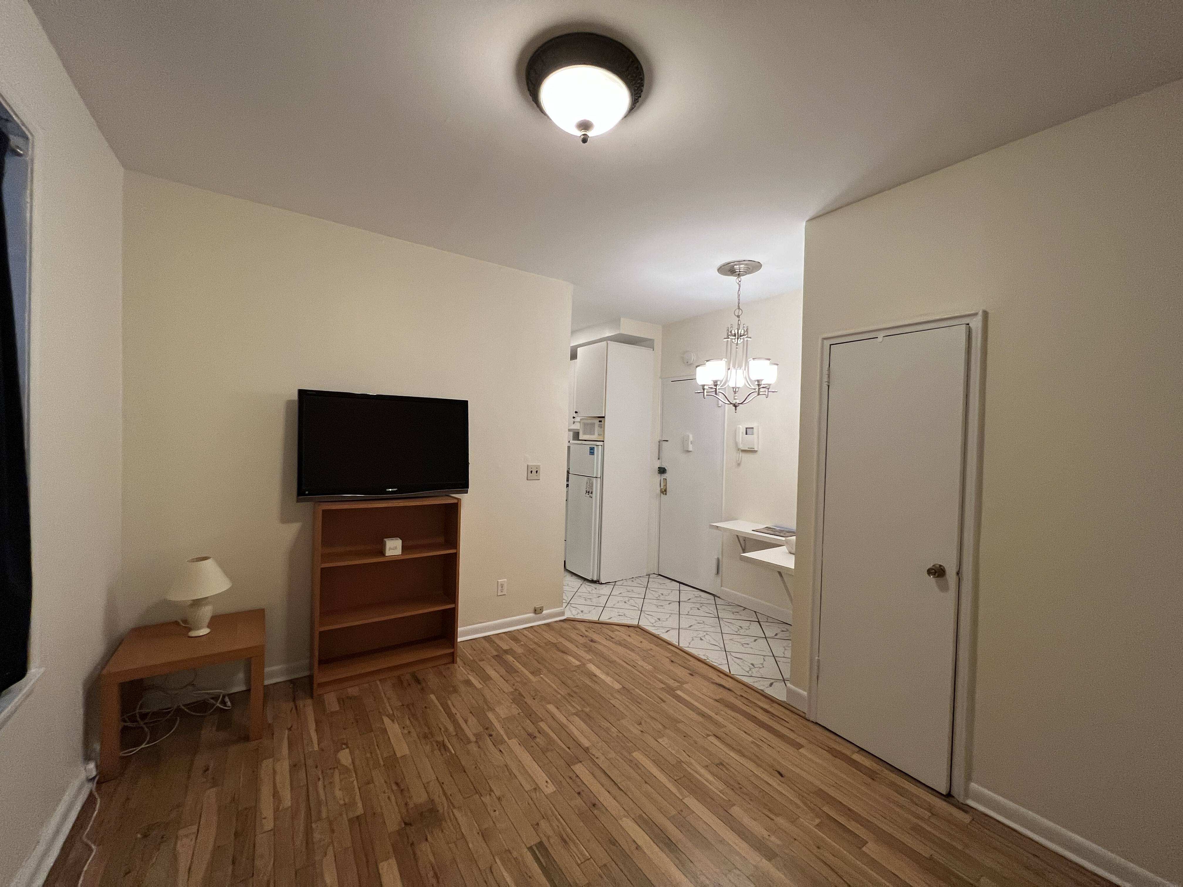 5LZ498753V_UpdatedPhoto4West101stStreetApt310.jpg
